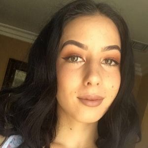 Meet your Posher, Noemi